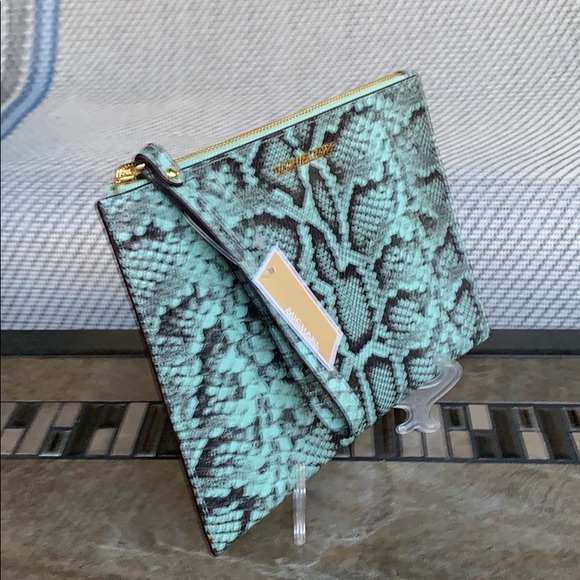 MICHAEL KORS JET SET TRAVEL XL ZIP CLUTCH WRISTLET - Picture 16 of 16